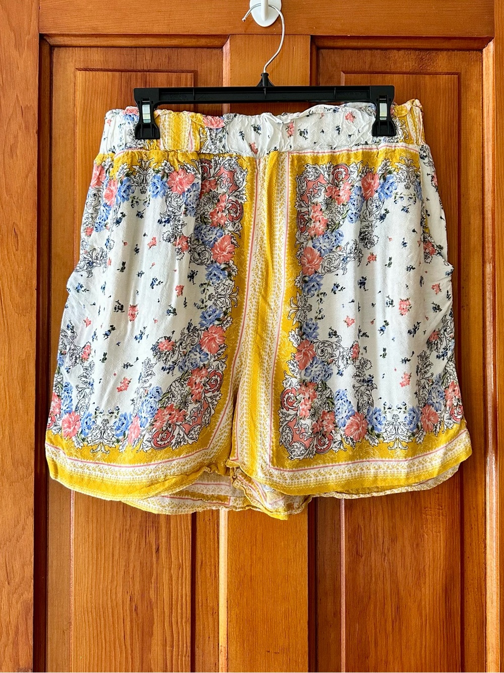 Coco + Jaimeson  Shorts in White and Yellow
